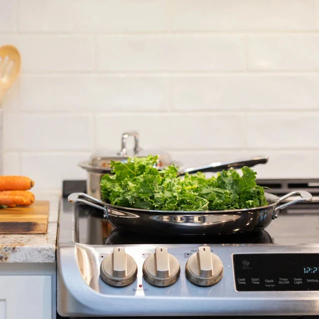 8.5 Inch Fry Pan with Short Handles - Image 3